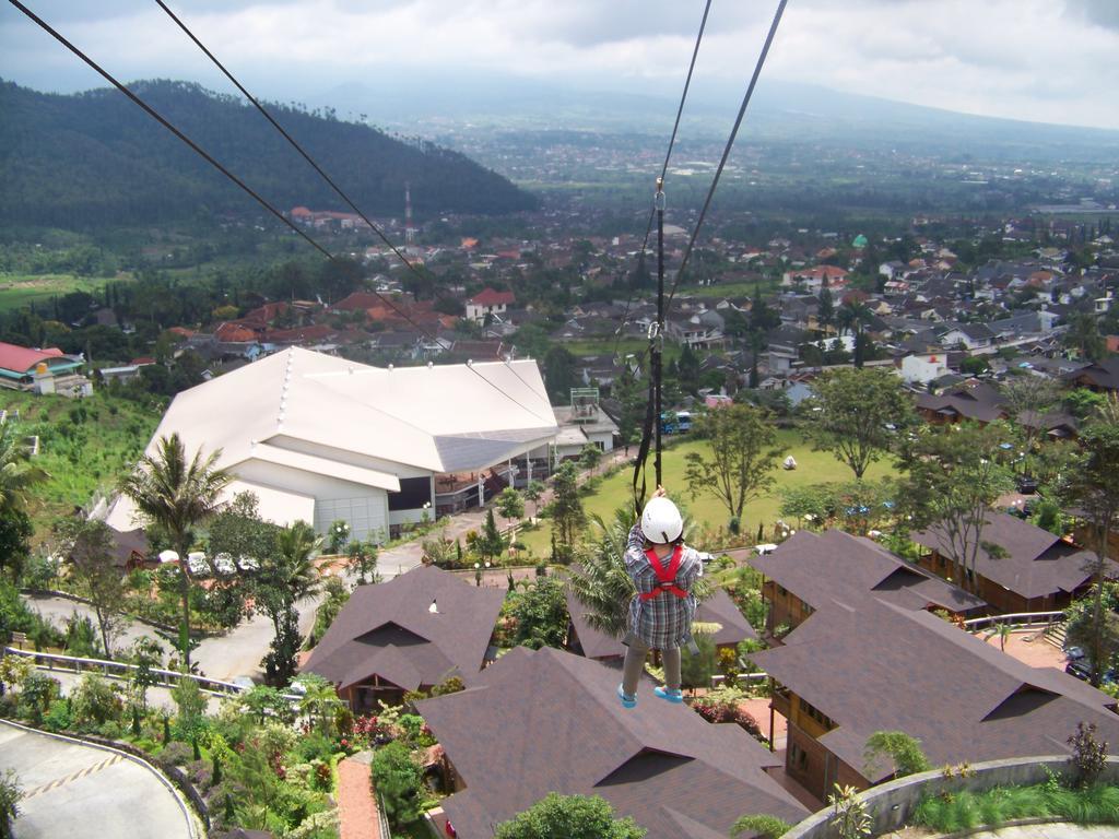 Jambuluwuk Convention Hall & Resort Batu Batu  Exterior photo